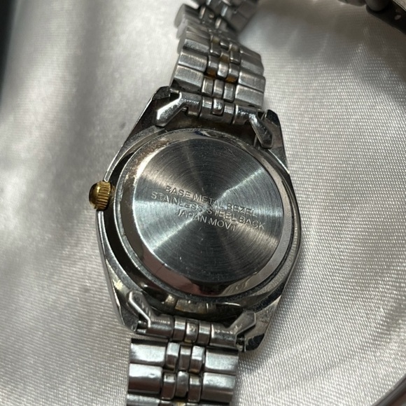 Premier Design Quartz - Picture 3 of 6